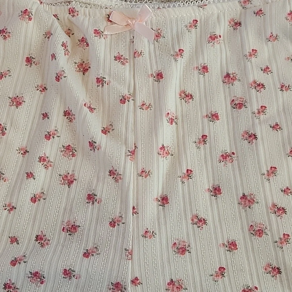 Better Together Floral Pajama Shorts With Ruffled Hem Size Small